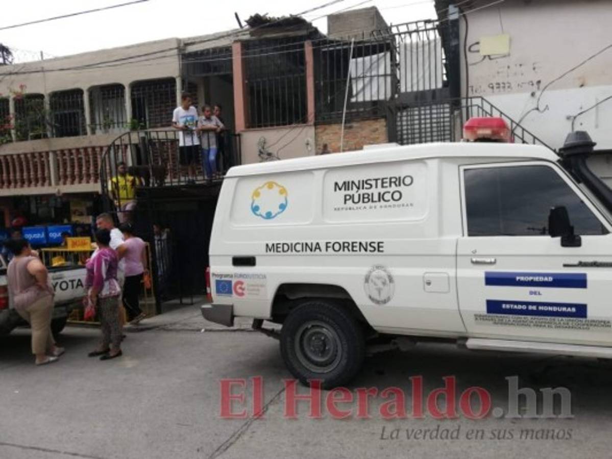 Hallan cuerpo de joven putrefacto en una cuartería de la colonia Sinaí