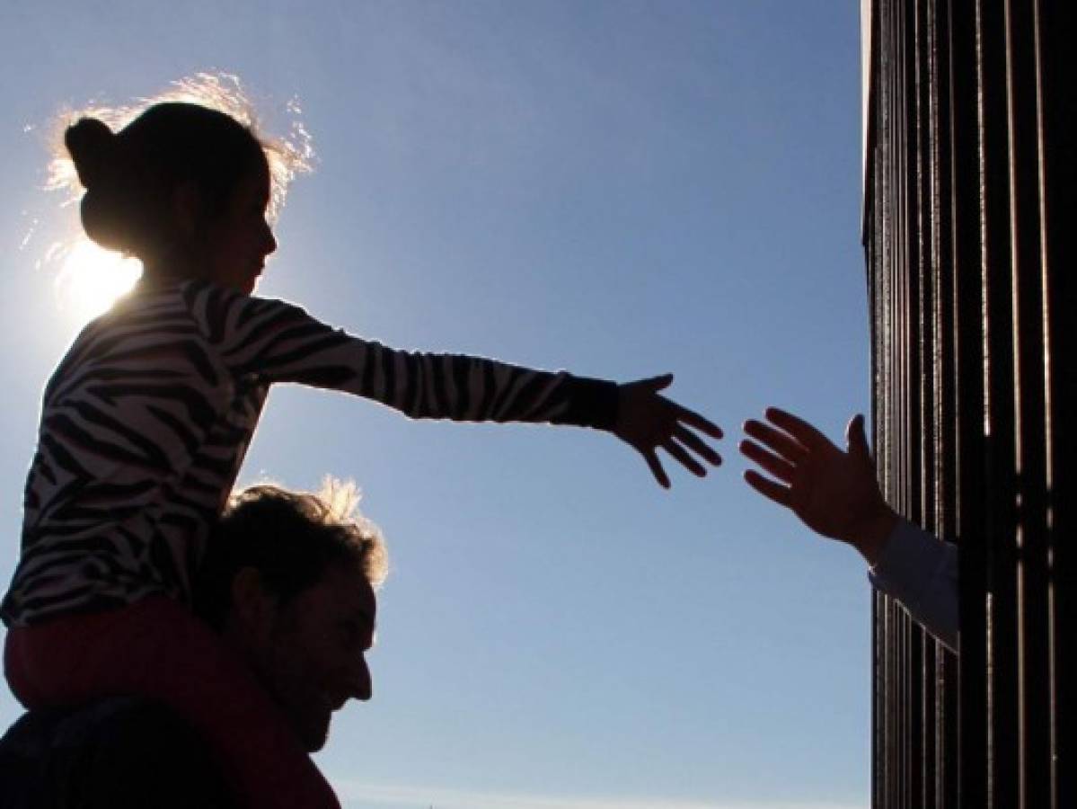 Un total de 29 padres de familia centroamericanos reingresan a EEUU por México 