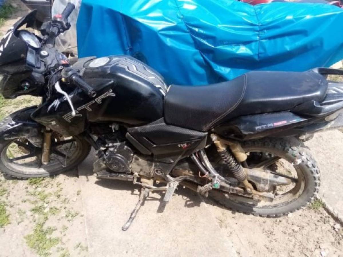 Con dos motos robadas atrapan a integrante de banda delictiva en Colón