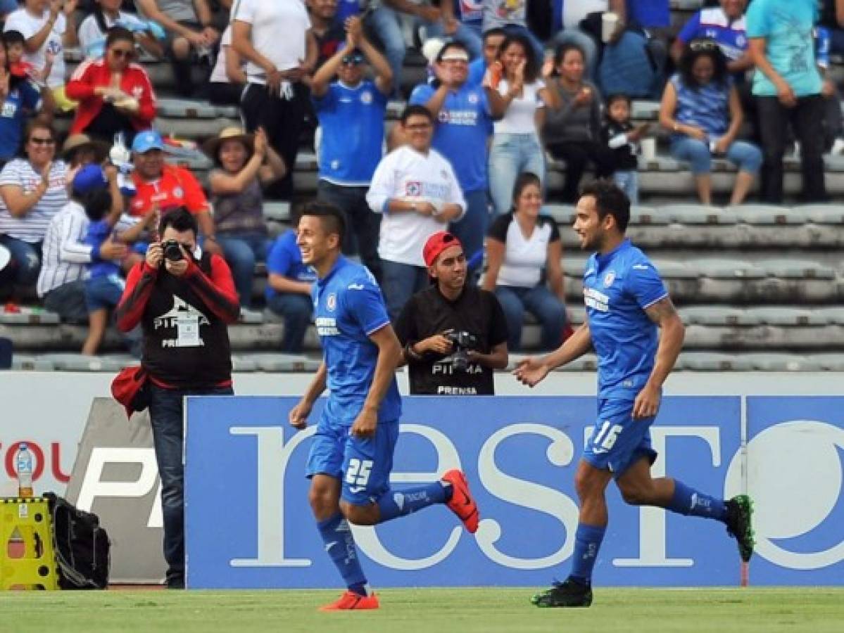 Cruz Azul golea a Lobos y clasifica a cuartos de final del fútbol mexicano