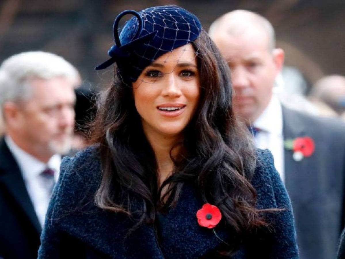 ¿Qué significa la flor roja que Meghan Markle usó durante evento oficial?