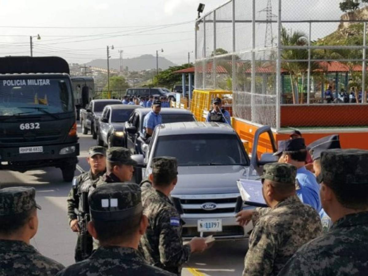 Vehículos estatales estarían trasladando a población por paro de transporte en Honduras
