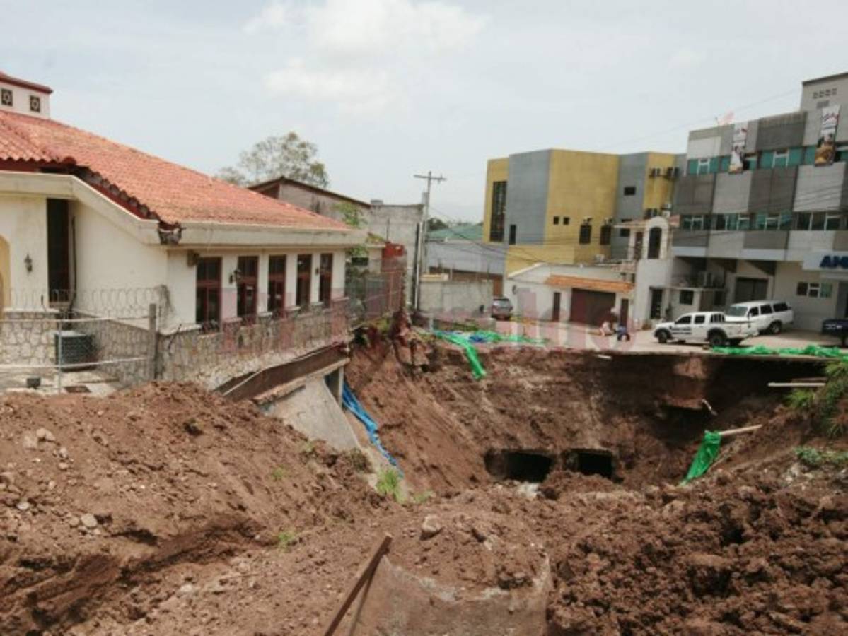 Vecinos de Puertas del Sol y La Hacienda demandan una solución a la AMDC