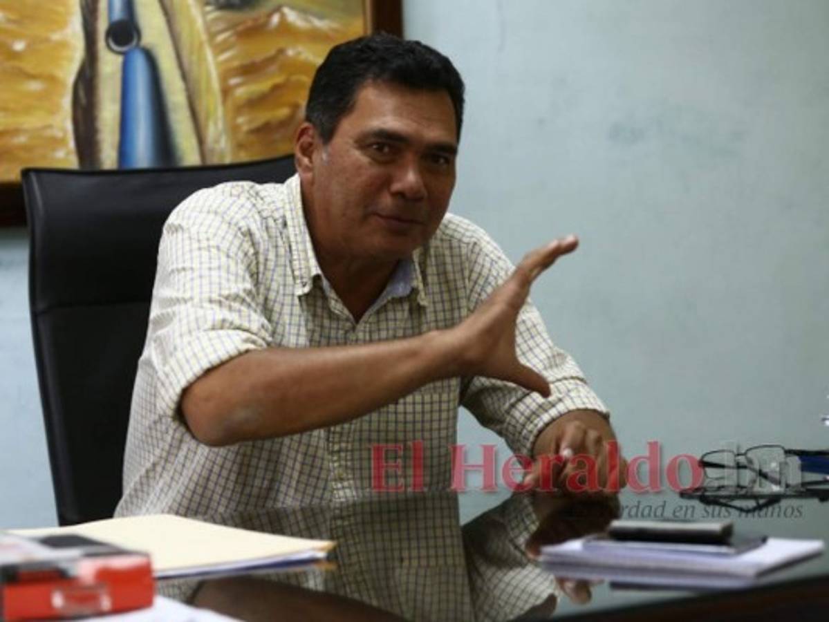 Gerente metropolitano del SANAA: 'Me da miedo nadar...”