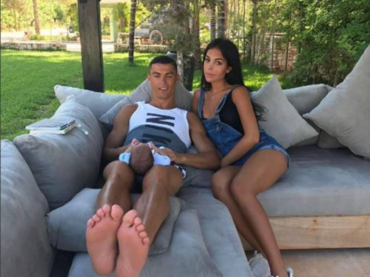 Georgina Rodríguez posa embarazada y confirma que espera el cuarto hijo de Cristiano Ronaldo