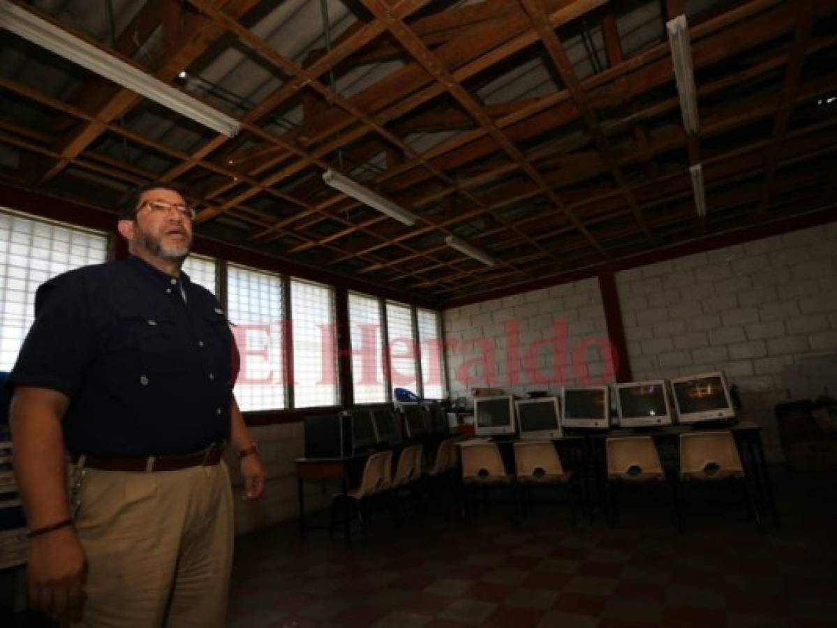 Honduras: Por los murciélagos clausuran aula en la Escuela Rubén Rodas