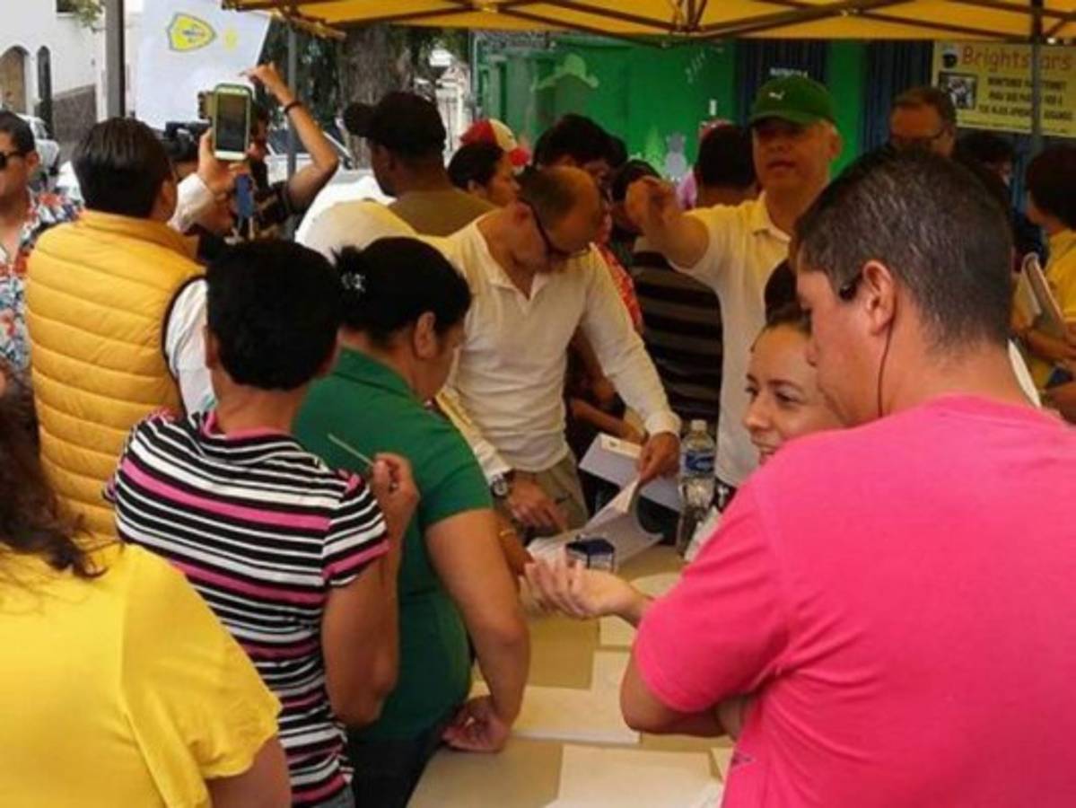 Salvador Nasralla ejerció el sufragio en elecciones internas del Pac