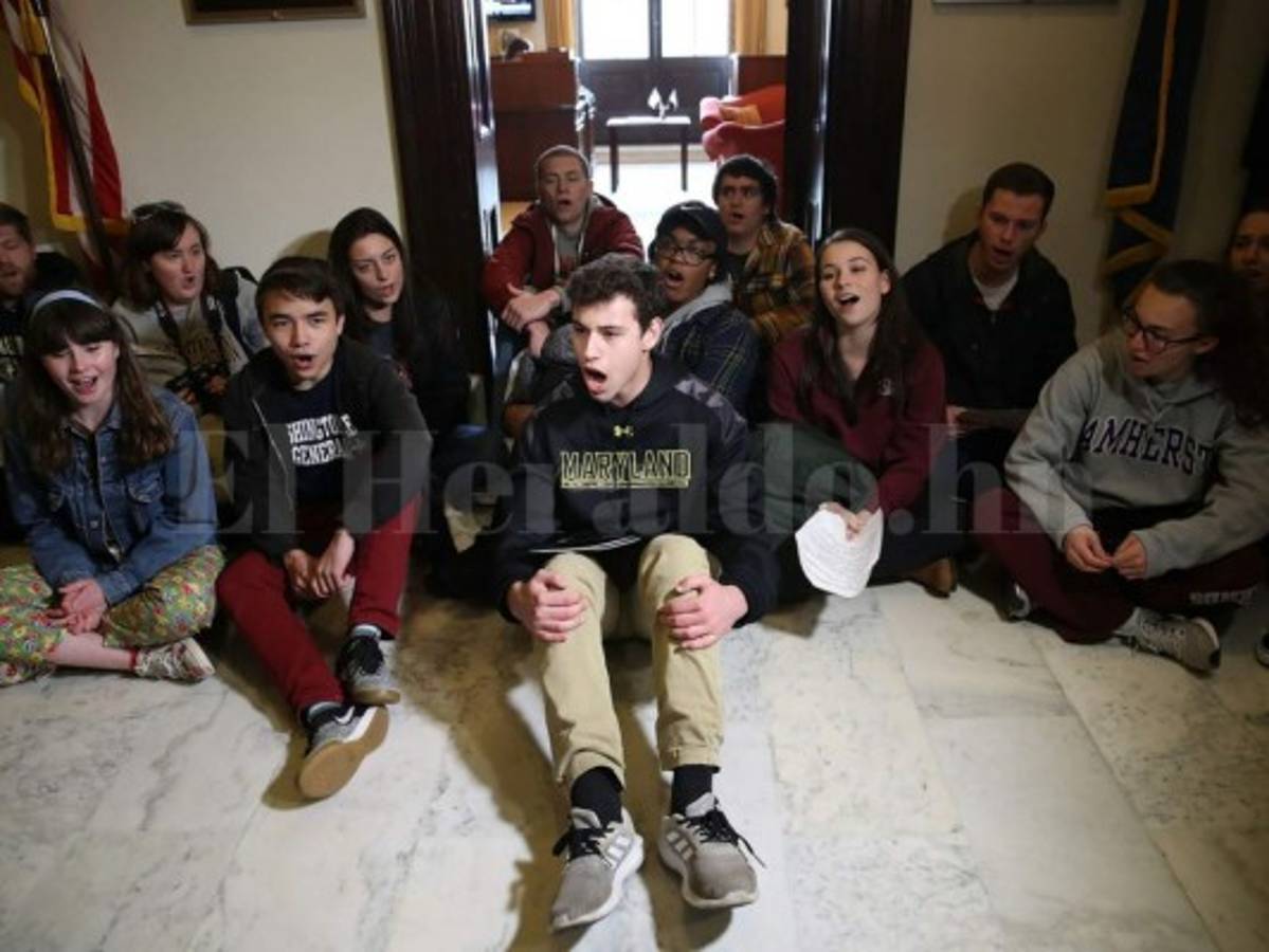 Paro de 17 minutos contra las armas en escuelas secundarias de EEUU