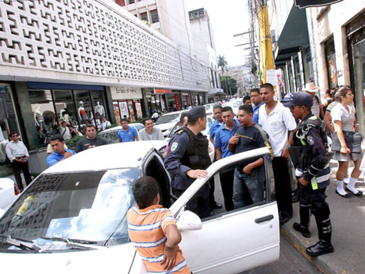 Taxistas exigen subsidio de 200 lempiras diarios