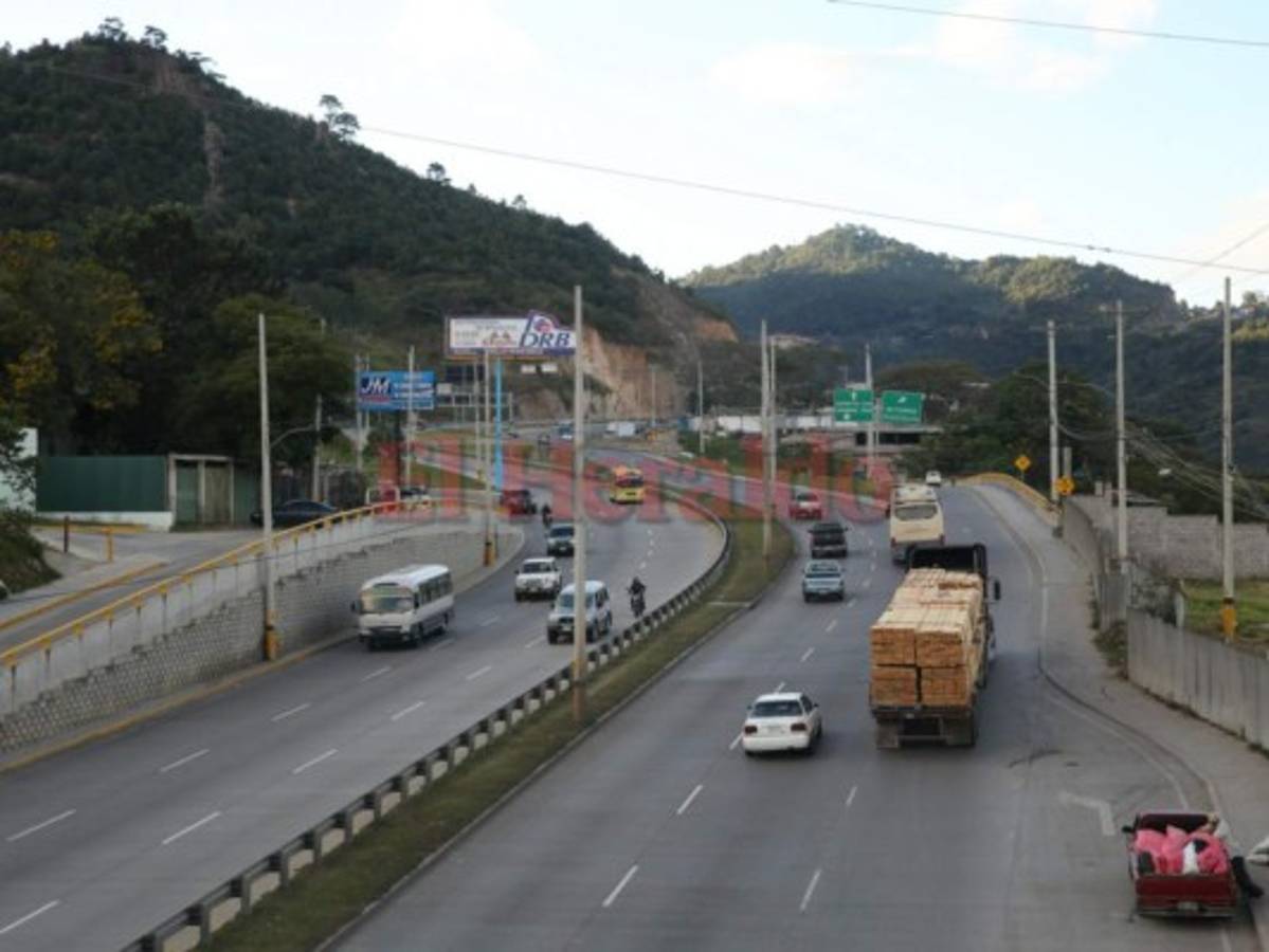 Despejados y con presencia militar los principales ejes carreteros de Honduras