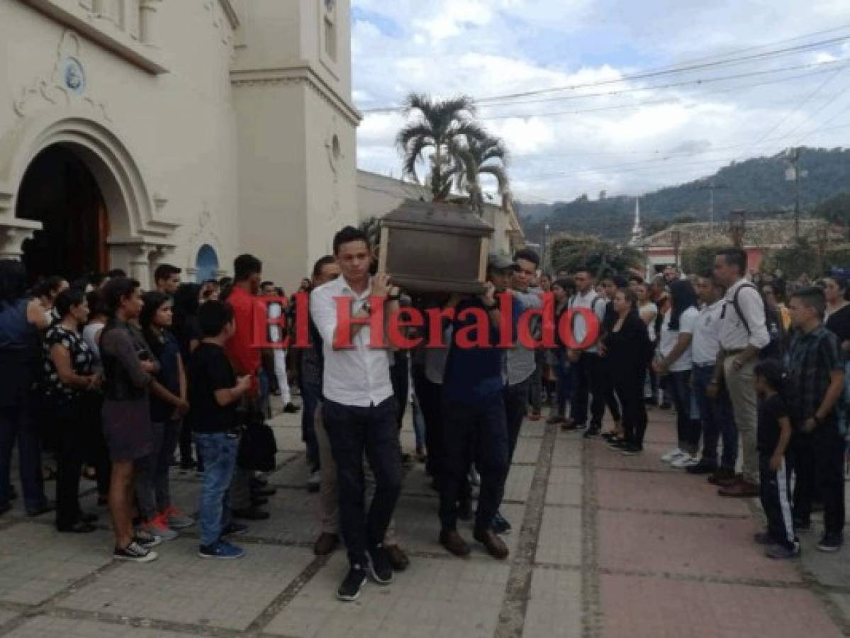 Triste adiós a joven universitario asesinado en Tegucigalpa