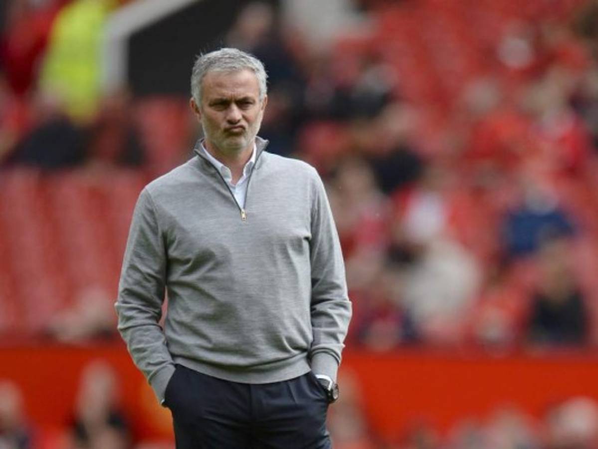 Mourinho, picante pero más sosegado, quiere cerrar el año con la Europa League