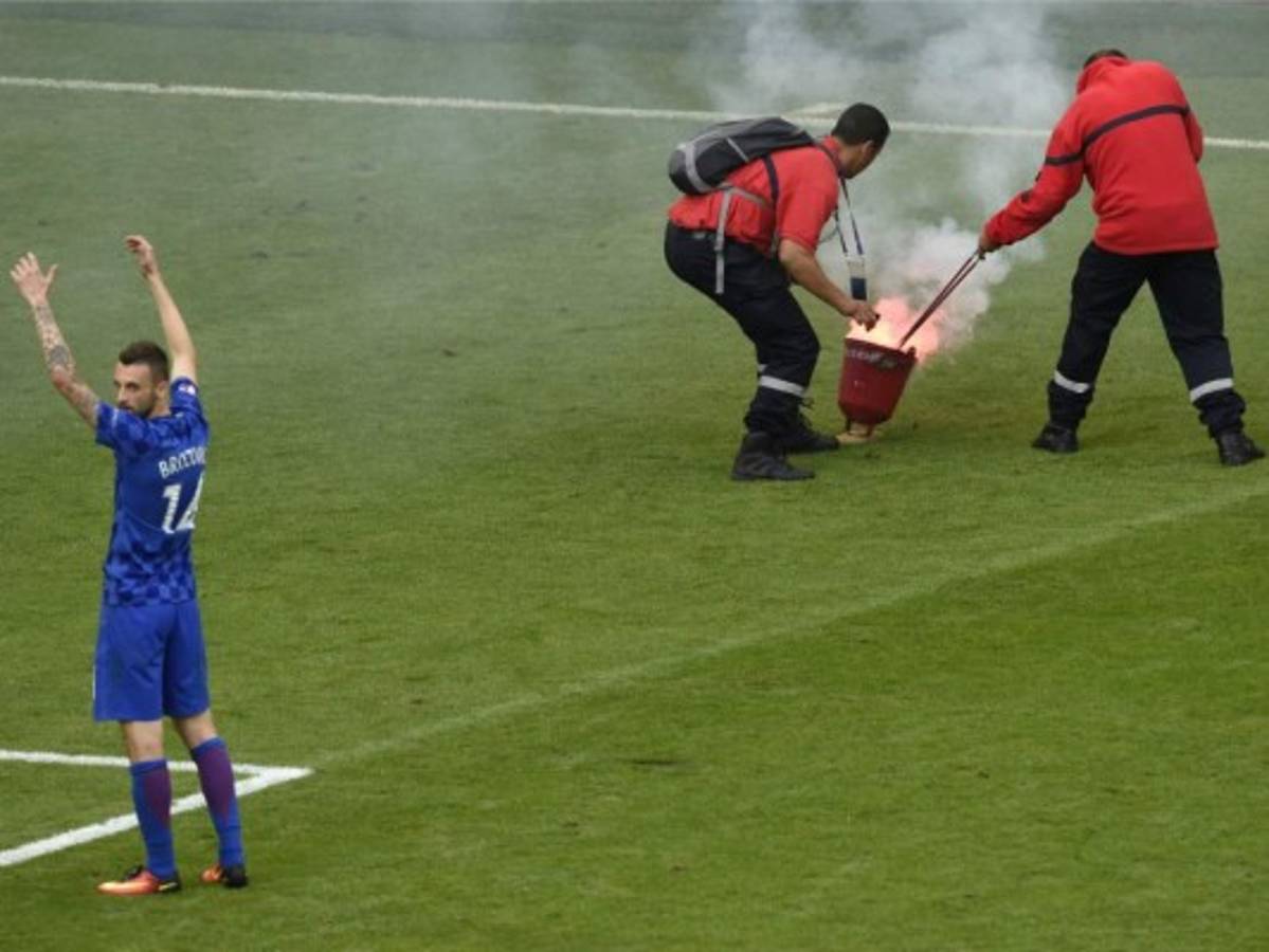 República Checa y los hinchas arruinan al final la fiesta croata (2-2)