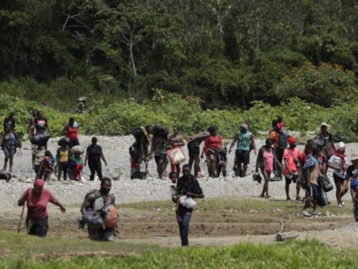 Se reactiva arriesgado flujo migratorio por selva de Panamá  