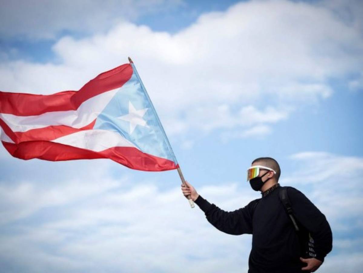 Bad Bunny pausa su carrera para apoyar protestas en Puerto Rico 