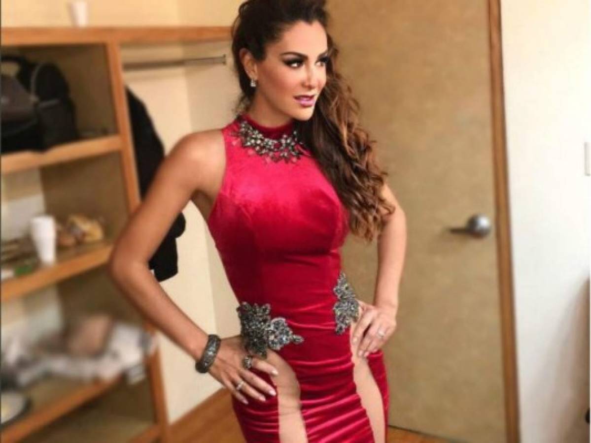 Ninel Conde publica sexy foto en bikini