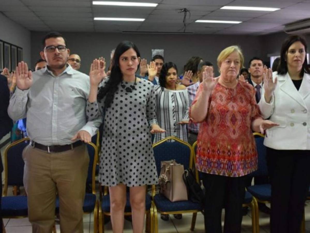 25 extranjeros se nacionalizan hondureños