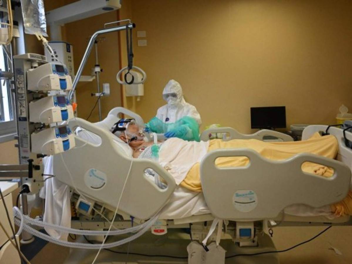 El número de enfermos de coronavirus baja por primera vez en Italia