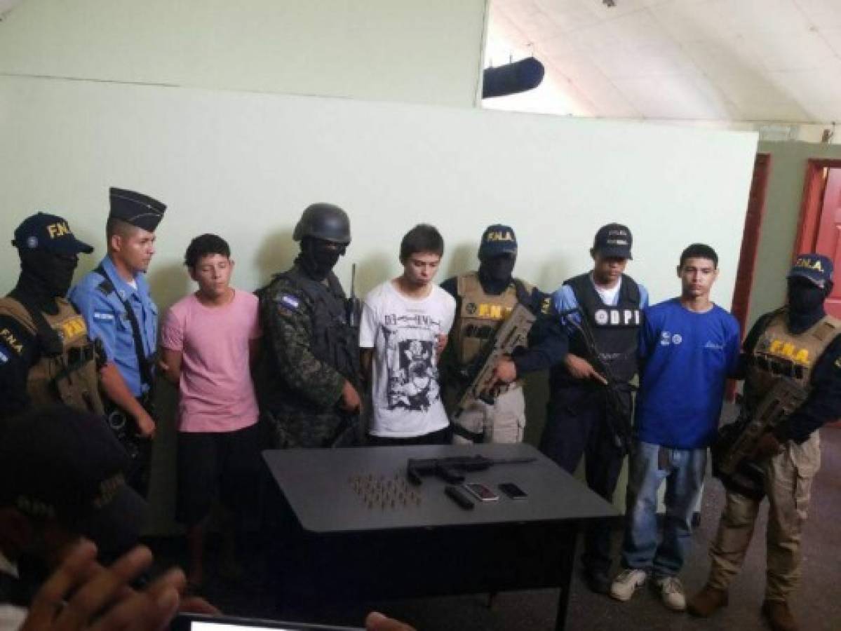 Capturan a presuntos responsables de incendiar bus rapidito en el barrio Barandillas, de San Pedro Sula