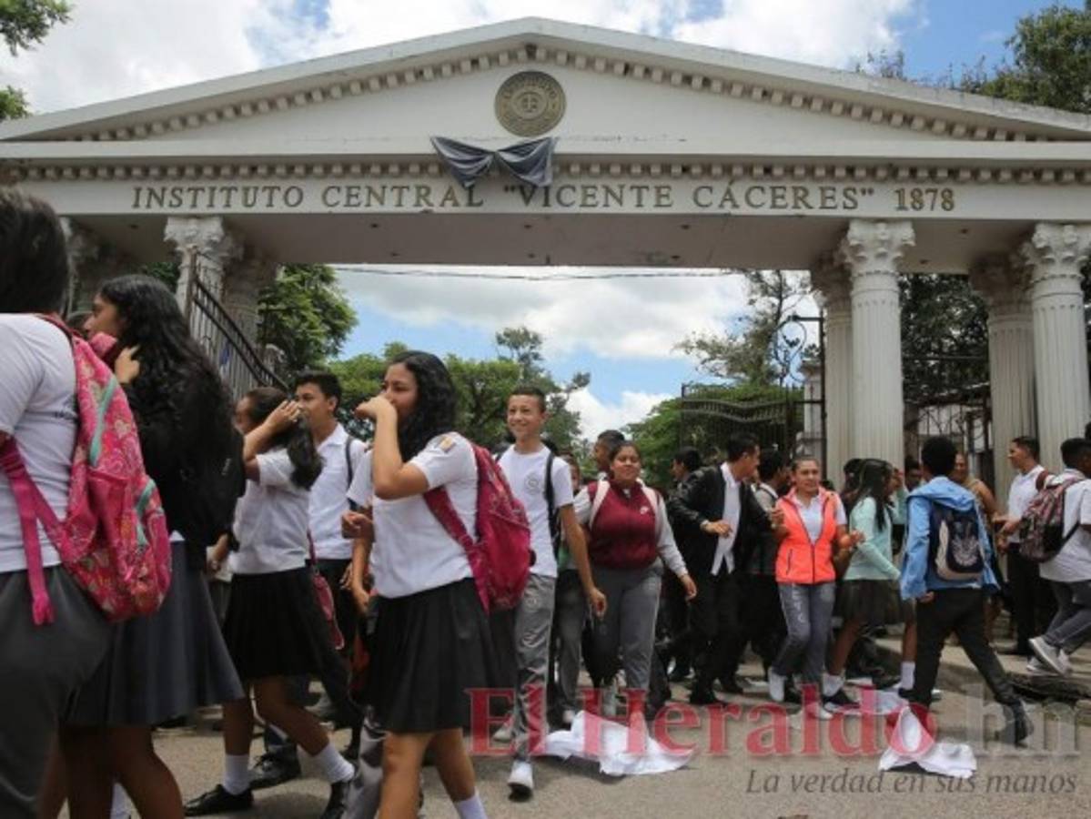 Honduras: 120 centros deben recuperar clases o perderán el año