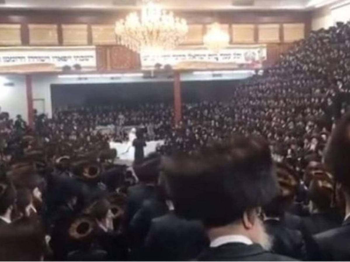 Multarán a sinagoga que celebró masiva boda judía ultraortodoxa