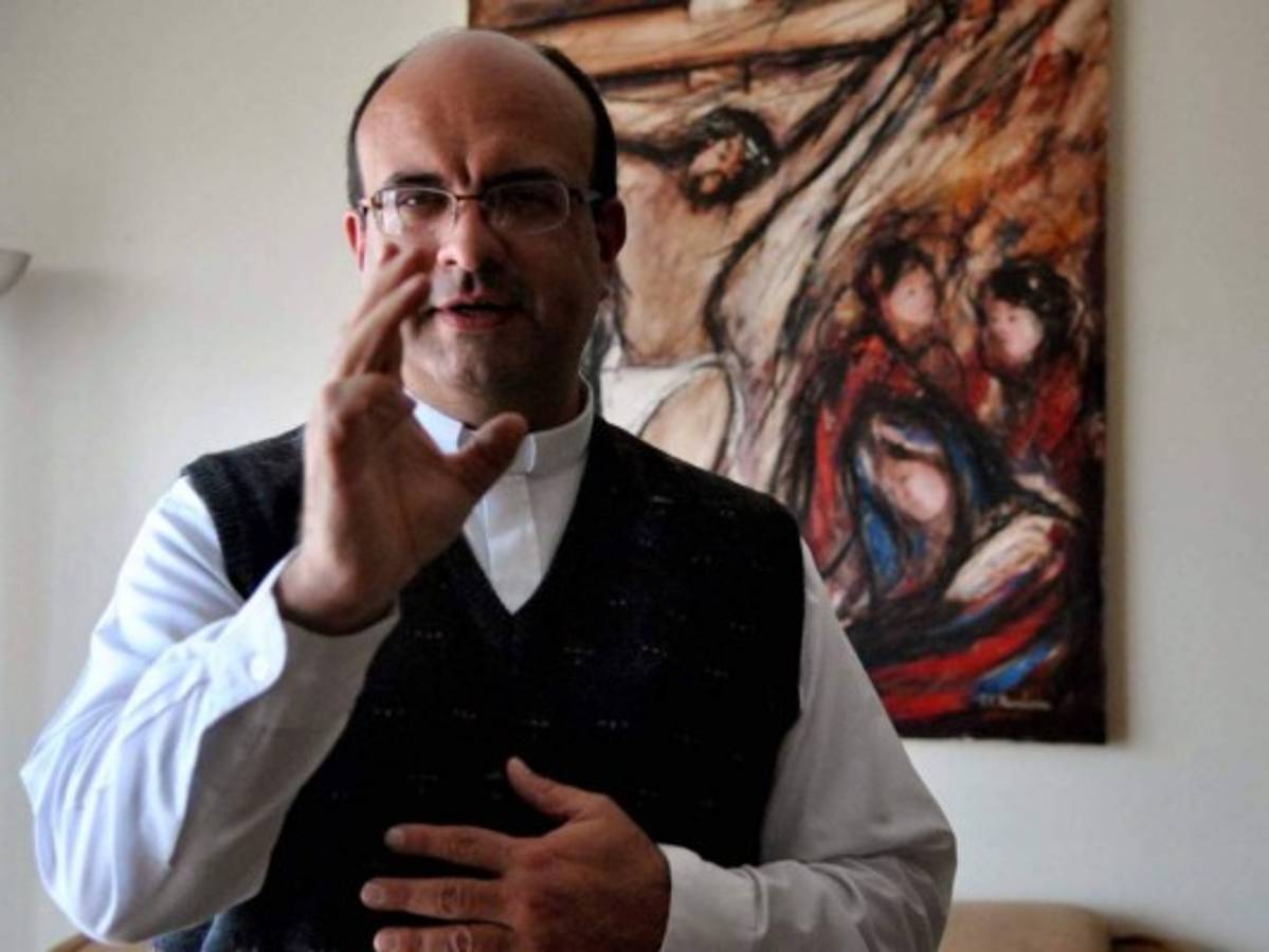 Detienen en México a sacerdote buscado por abuso de menores