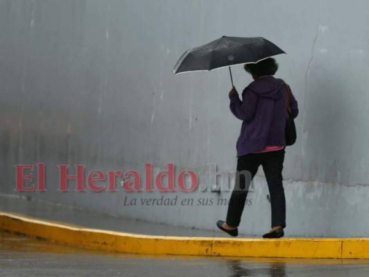 Fuertes lluvias y chubascos afectarán varias zonas de Honduras este fin de semana