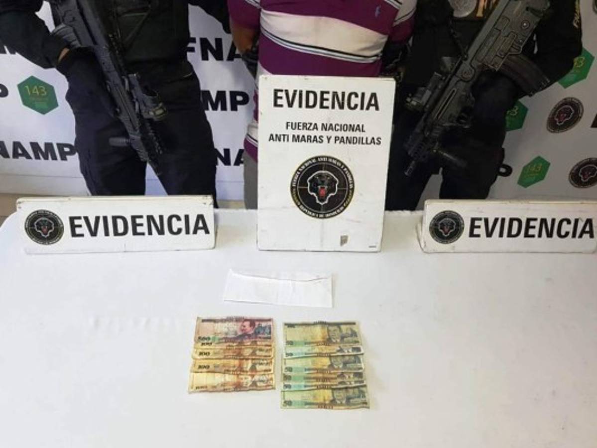 Al momento de su detención se le decomisó dinero en efectivo producto de la extorsión.