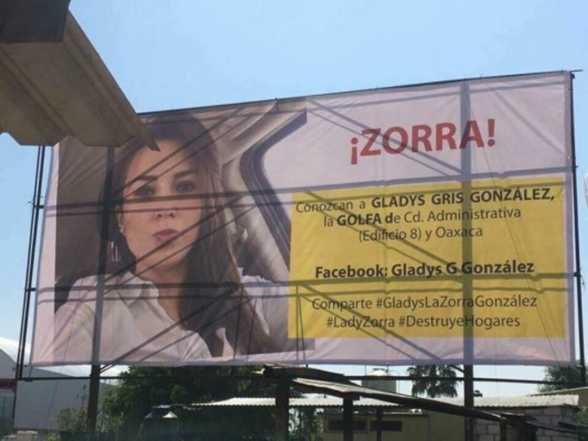 Mujer celosa paga una valla publicitaria con la fotografía de la amante de su esposo