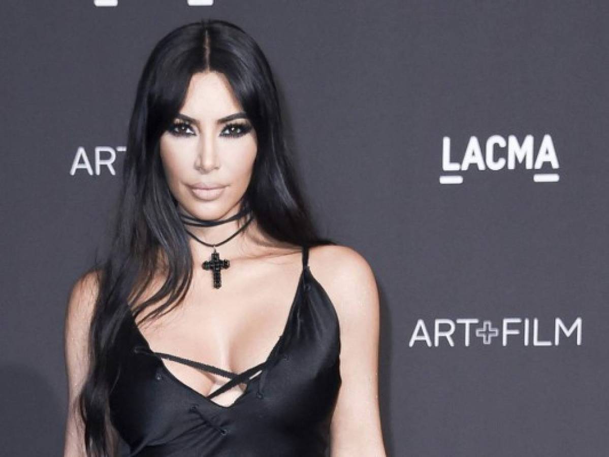 Kim Kardashian busca solución ante críticas por kimono