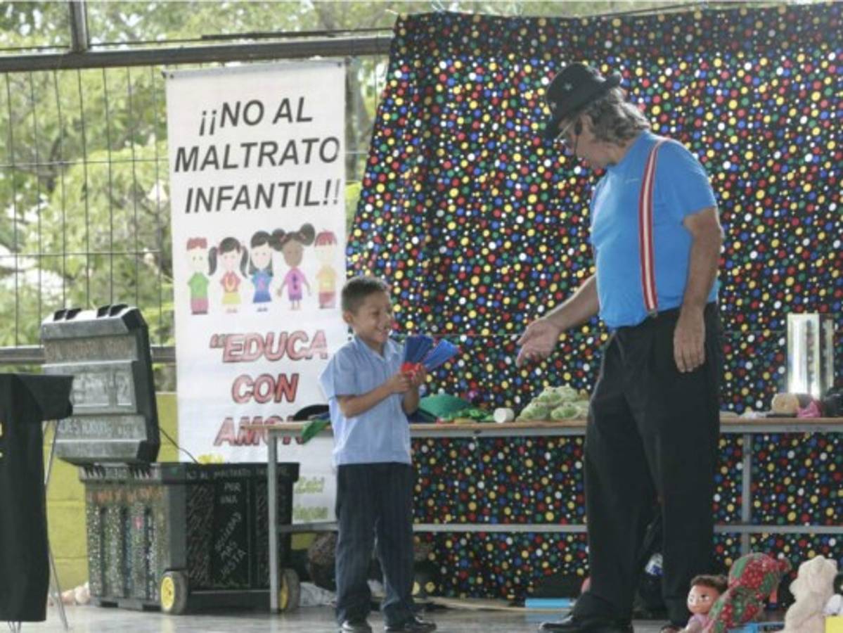Con magia solidaria inicia la colecta de juguetes para arrancar sonrisas