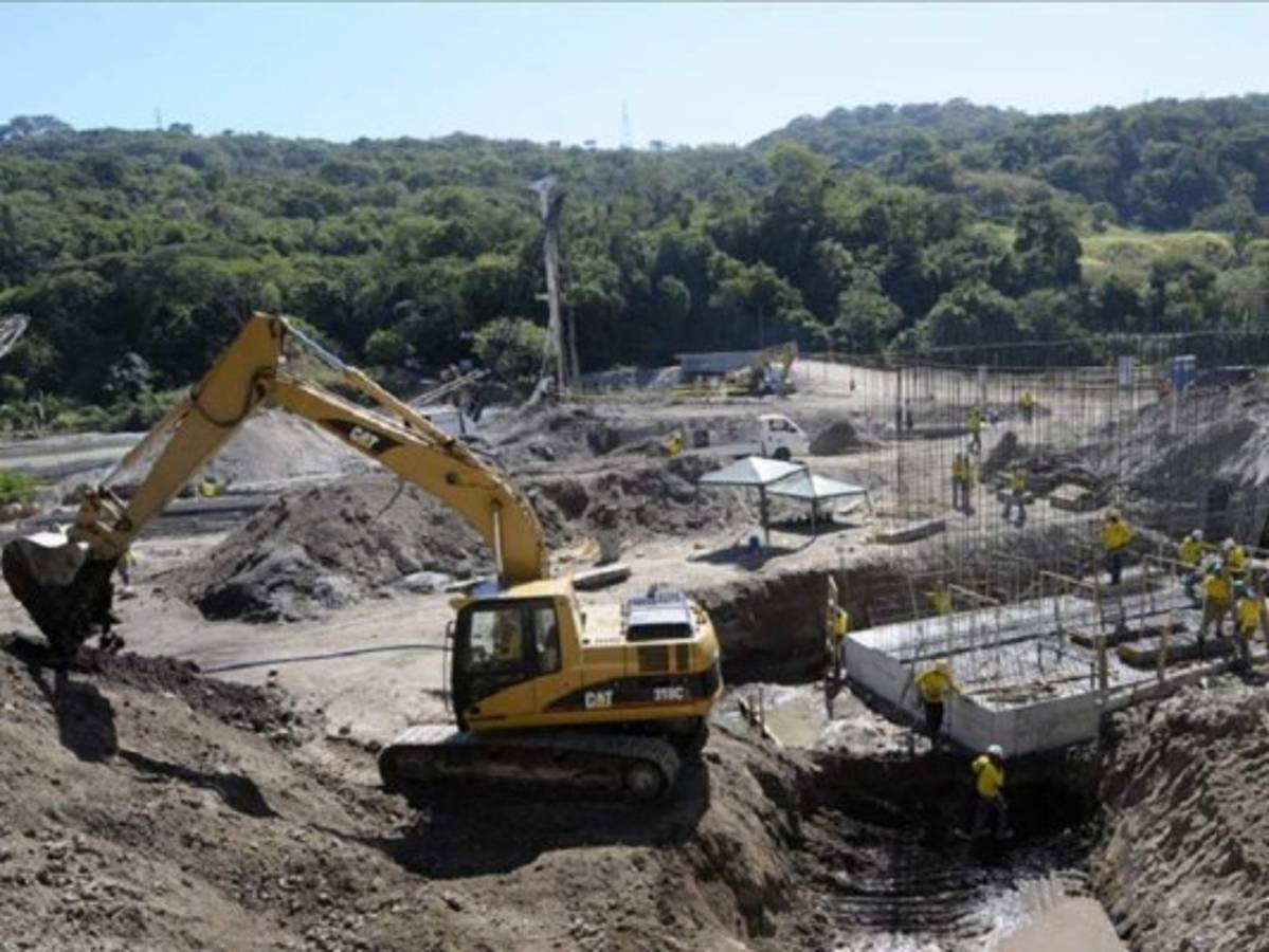 EEUU y El Salvador lanzan millonario programa para alentar desarrollo