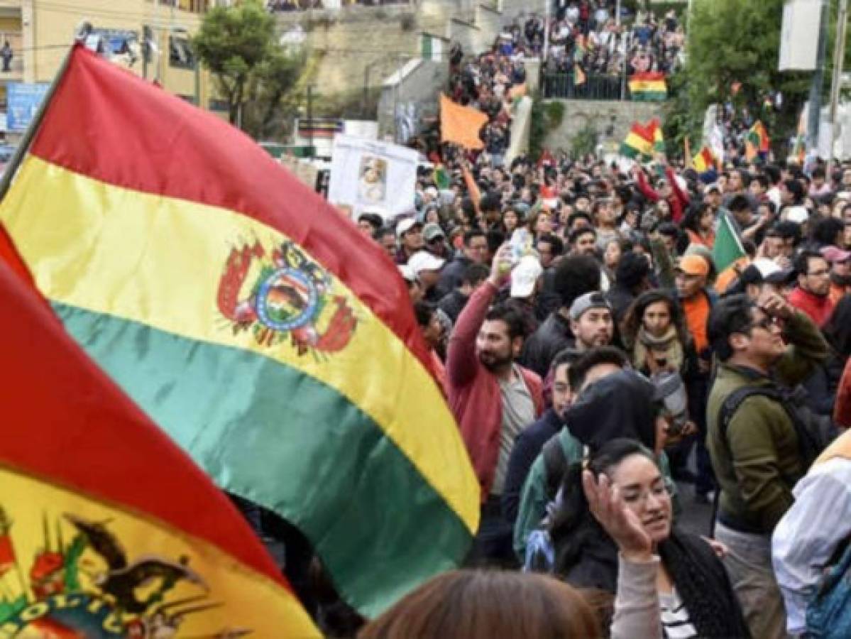 Grupos civiles llaman a paro general en Bolivia por resultado electoral