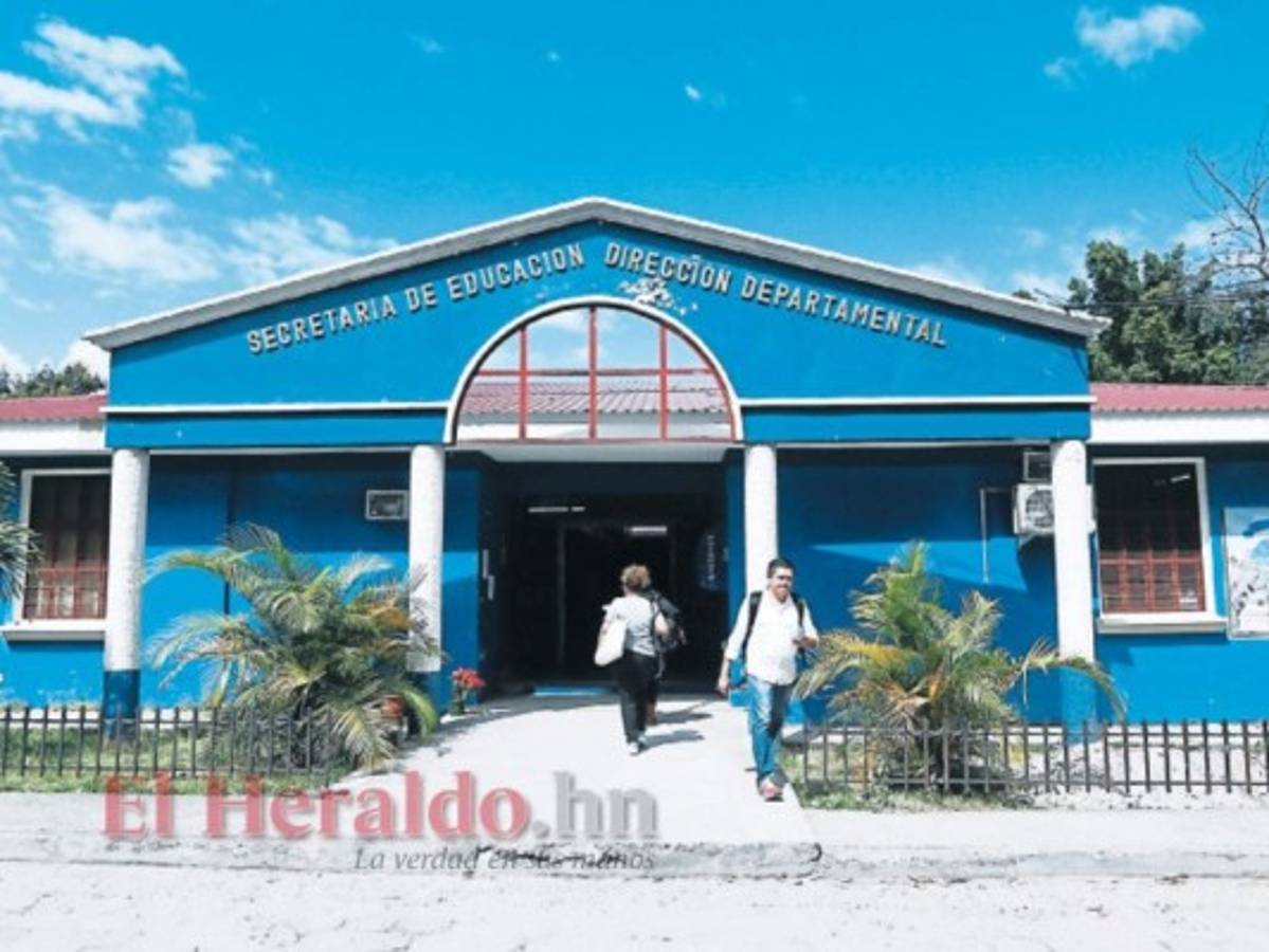 Más de 200 maestros podrían ser sancionados por no impartir clases