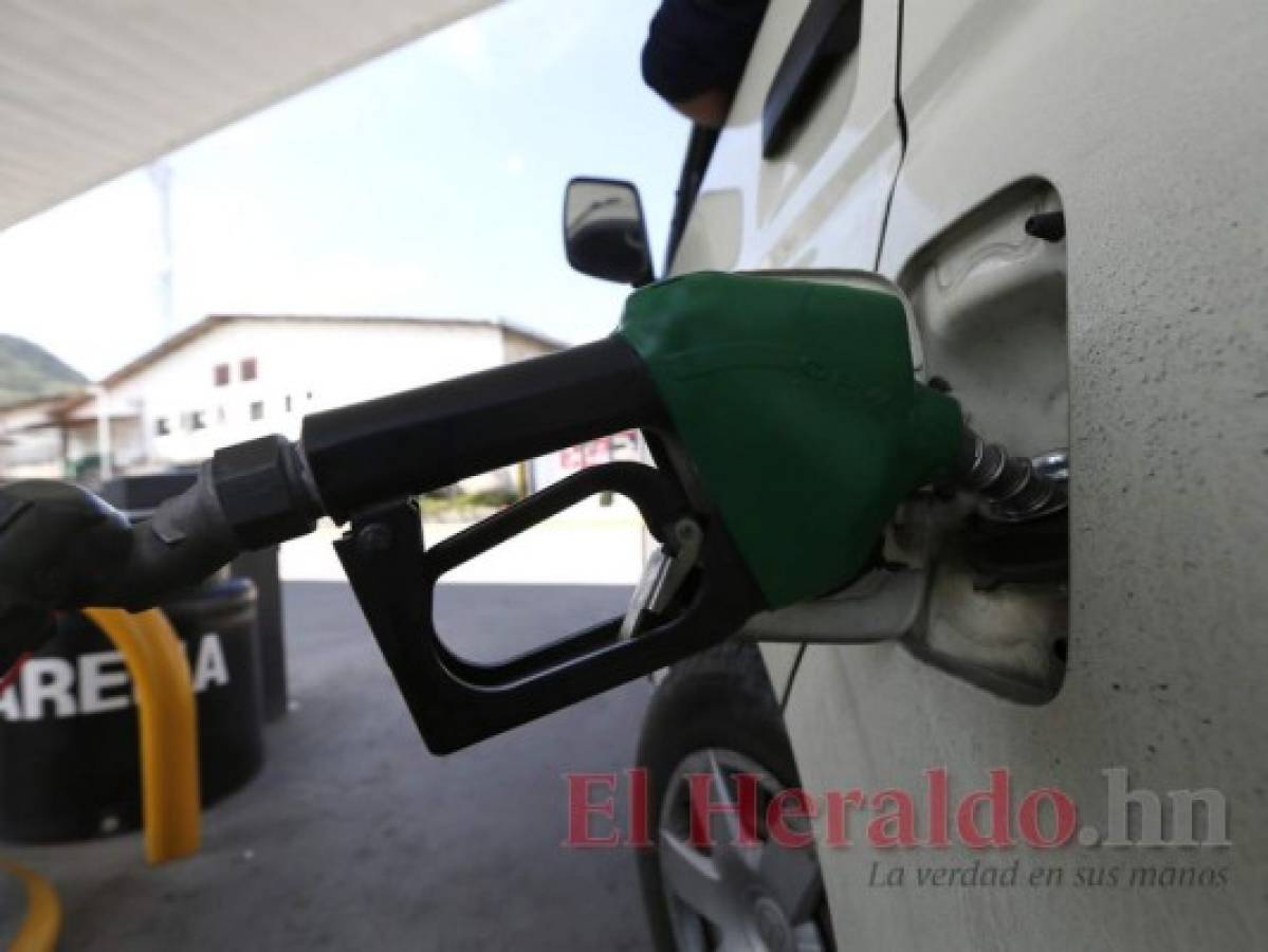 Combustibles suben el lunes de 15 a 60 centavos por galón