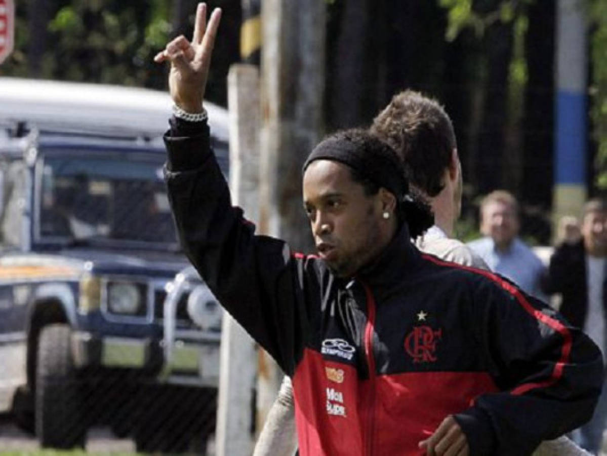 Ronaldinho llega borracho a entrenar y desata la ira de directivos