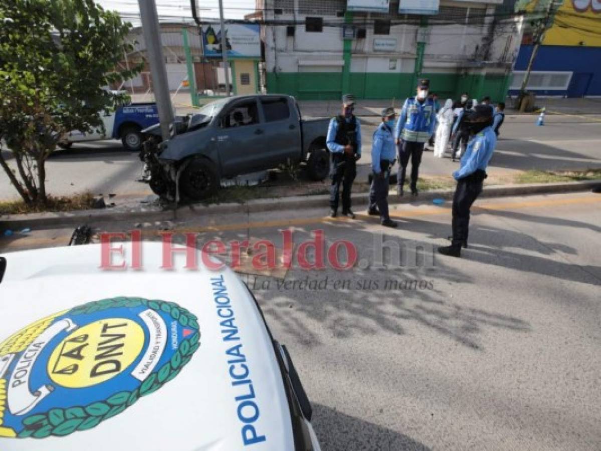 Agentes de la Dirección Nacional de Vialidad y Transport llegaron hasta el lugar.