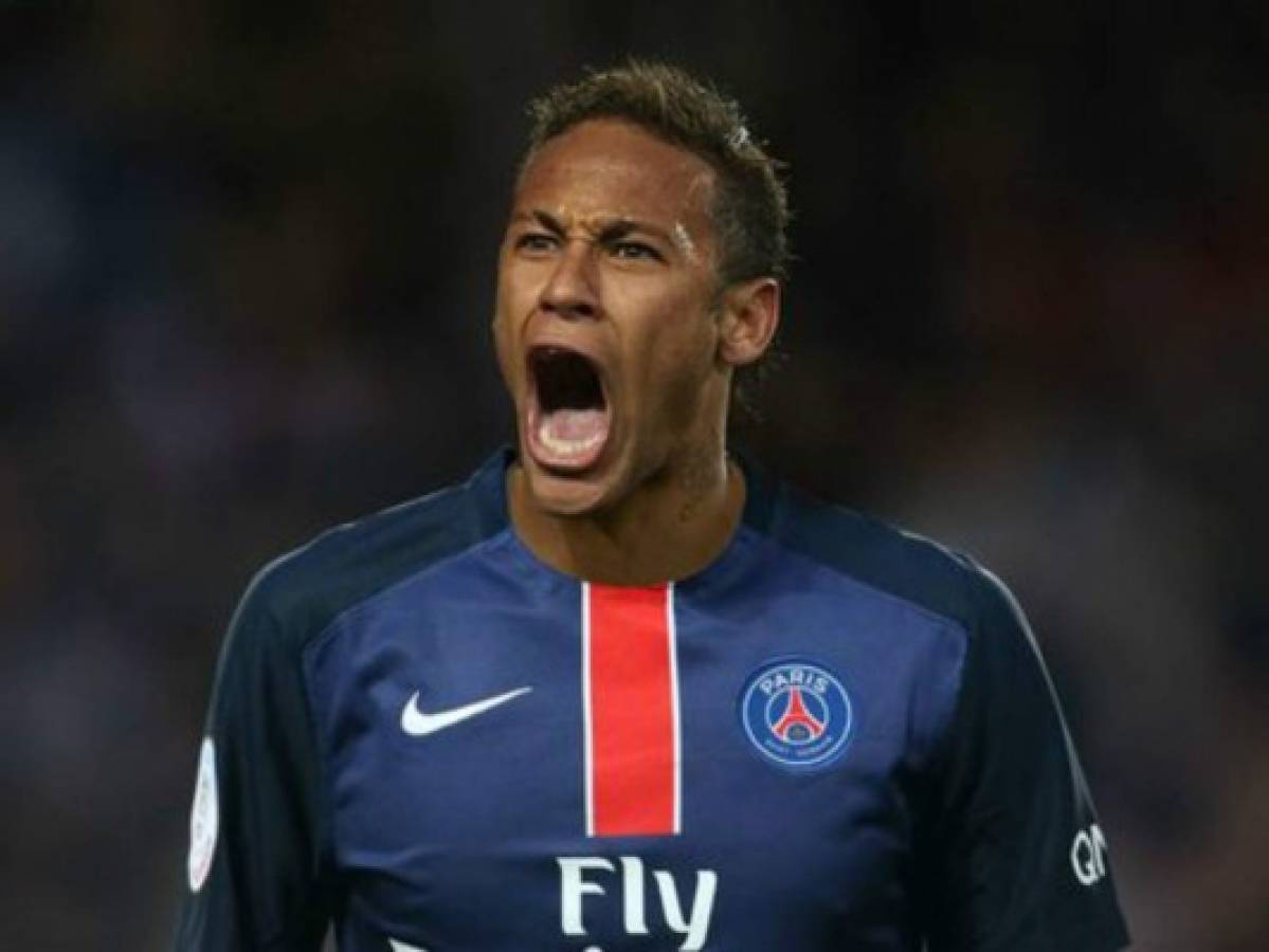 Oficial: Neymar firma un contrato de cinco años con el París Saint-Germain