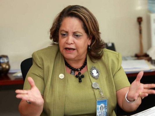 Deysi Ancheta lamenta que la fiscalía aún tenga engavetados los expedientes contra el gobierno de 'Mel' Zelaya