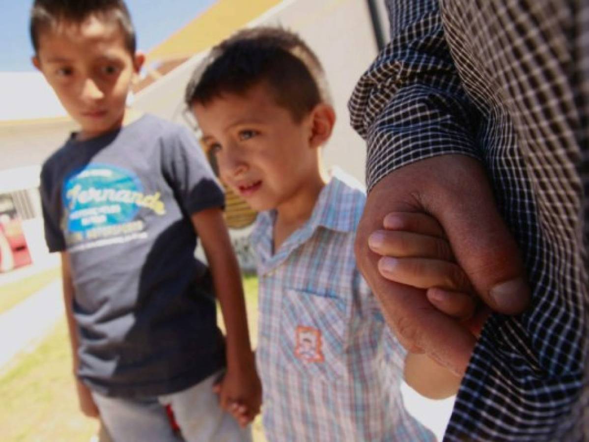 Familias hondureñas separadas por 'tolerancia cero' temen secuelas de por vida