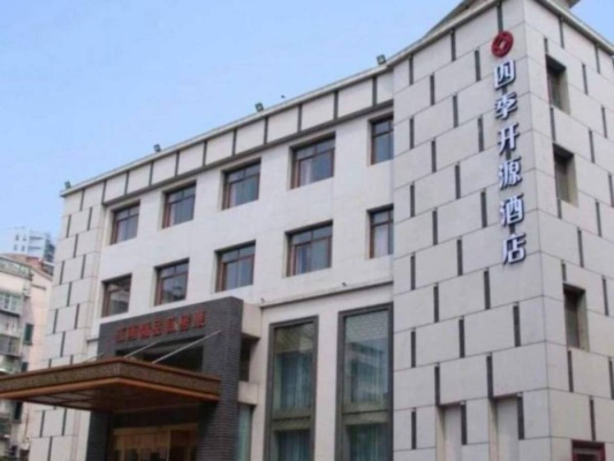 Al menos un muerto y 10 desaparecidos por derrumbe de hotel en China&nbsp;&nbsp;