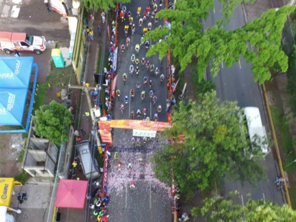 Pasión y energía en Quinta Vuelta Ciclística de EL HERALDO