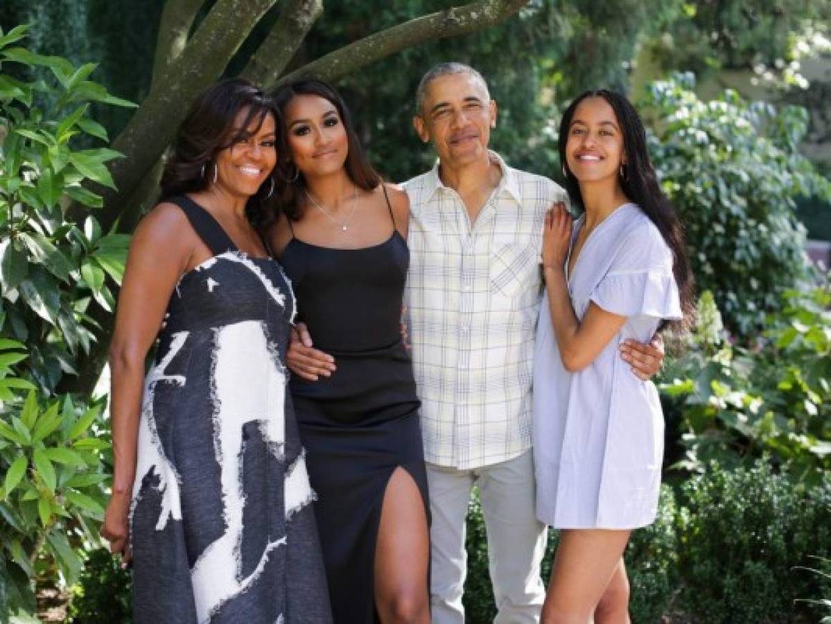 El notable cambio físico de las bellas hijas del expresidente Obama