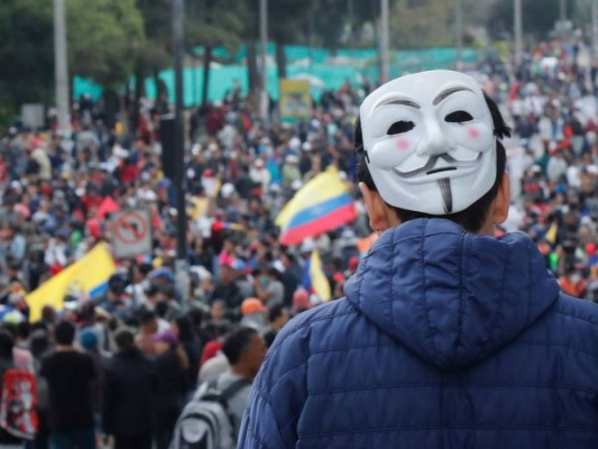 Ecuador decreta toque de queda en sitios estratégicos