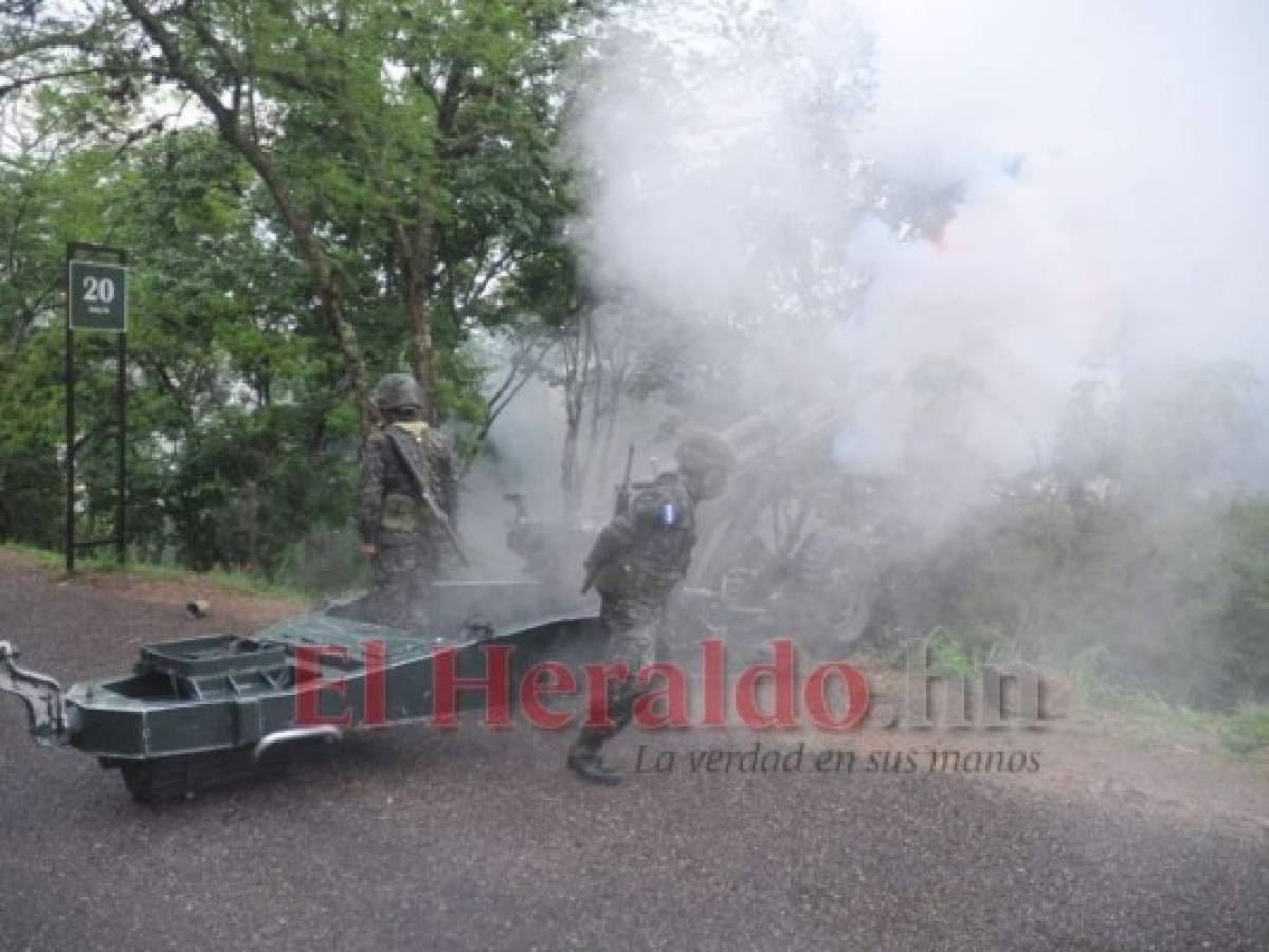 Los cañonazos representan una de las más altas muestras de fervor y respeto de las Fuerzas Armadas a la patria. Foto: Marvin Salgado/ EL HERALDO