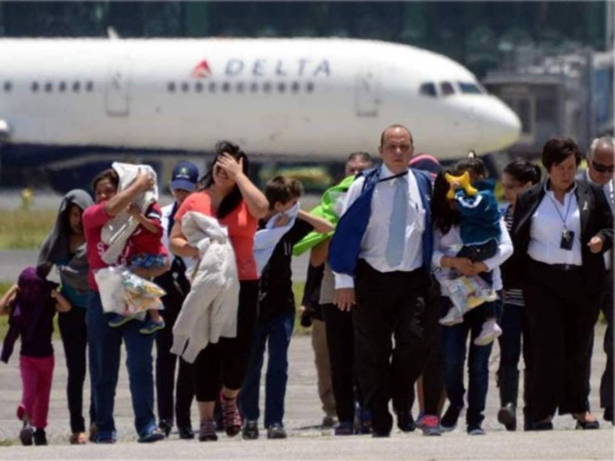 Deportados cuatro hondureños más de Estados Unidos a Guatemala