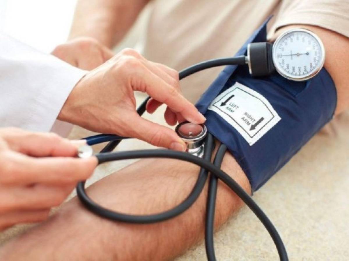 Conozca los 10 hábitos que pueden aumentar la presión arterial