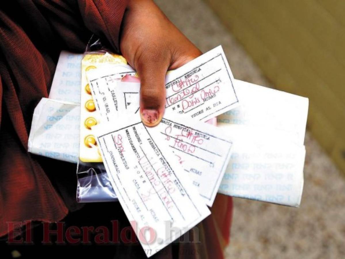 La gente sigue sufriendo por las citas prolongadas, la falta de medicamentos y por una atención digan.