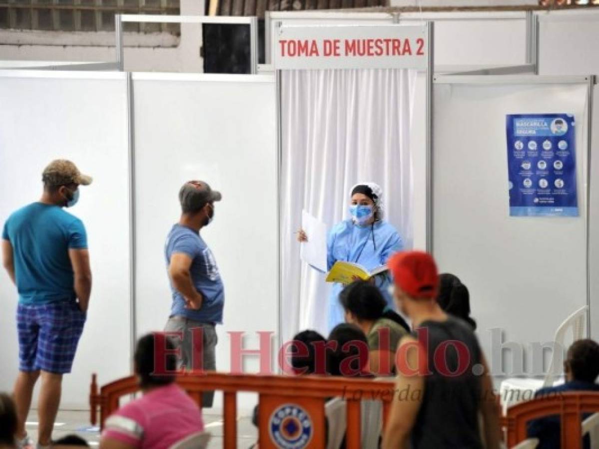 Salud refuerza los centros de triaje capitalinos con personal médico