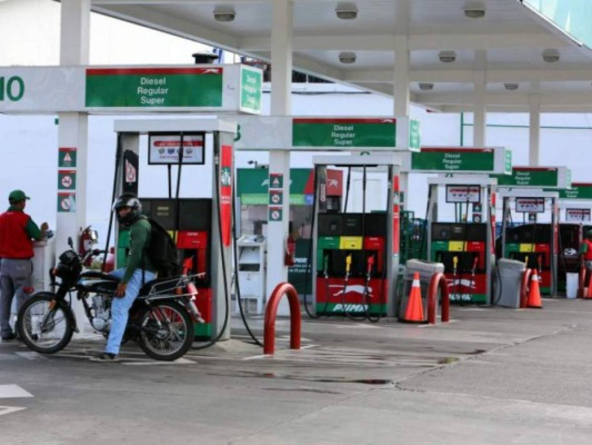 Gasolinas bajan este lunes entre 2.99 y 2.83 lempiras por galón  